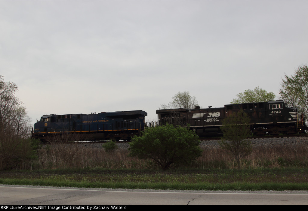 NS 8103 4742